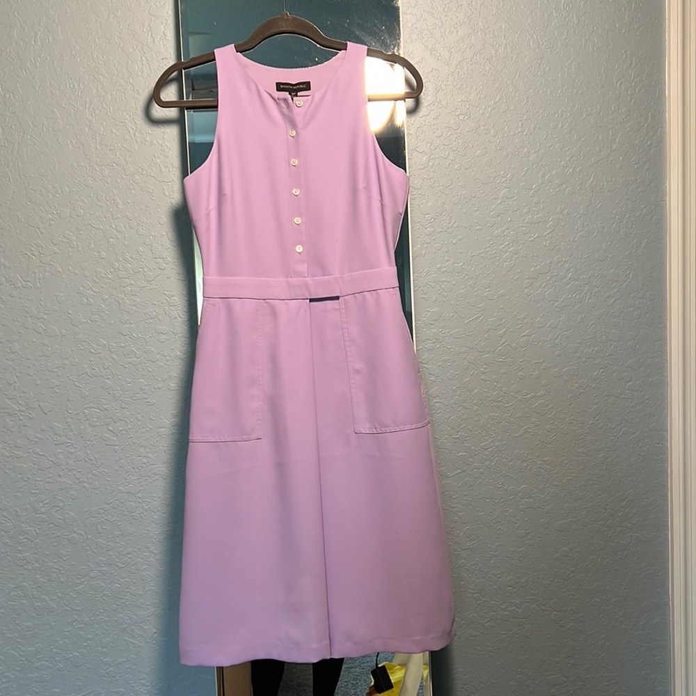 Banana Republic, Purple (Lilac) Dress with pockets. Size 2P